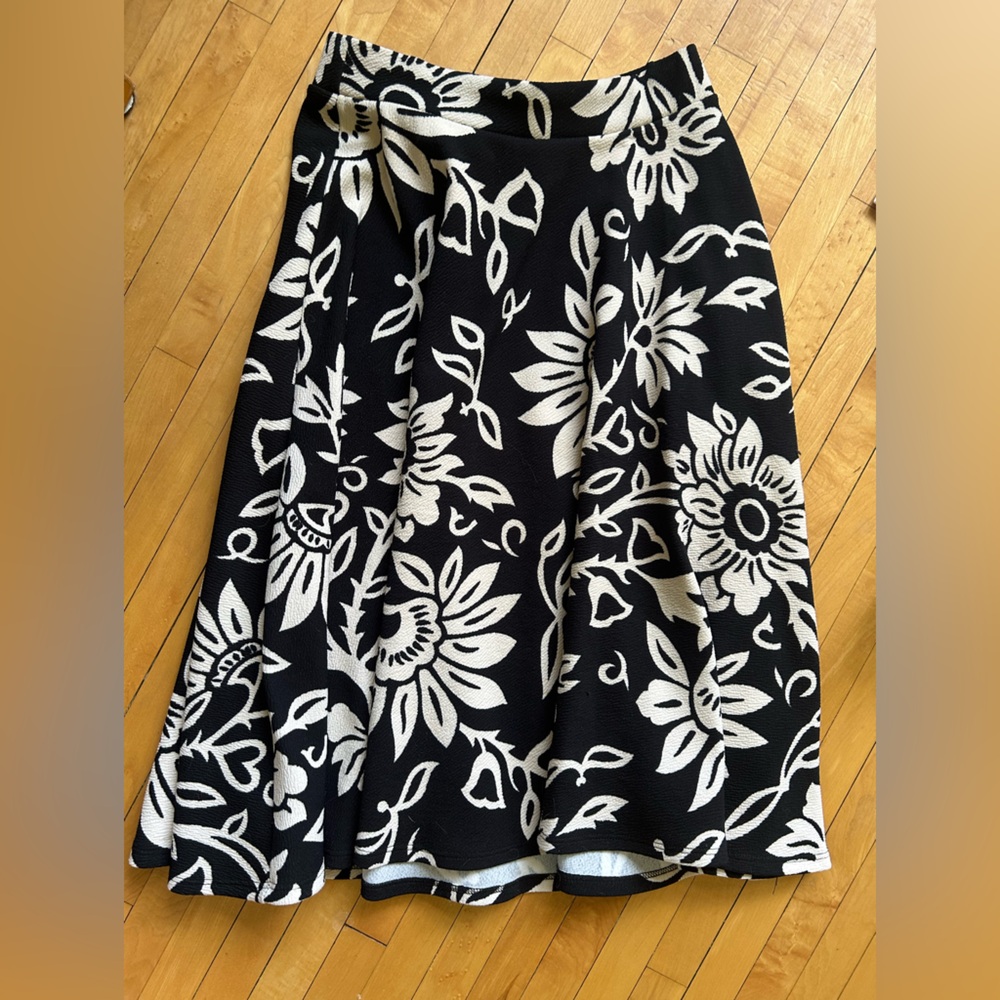 Chris & Carol Black and White Floral Midi Skirt